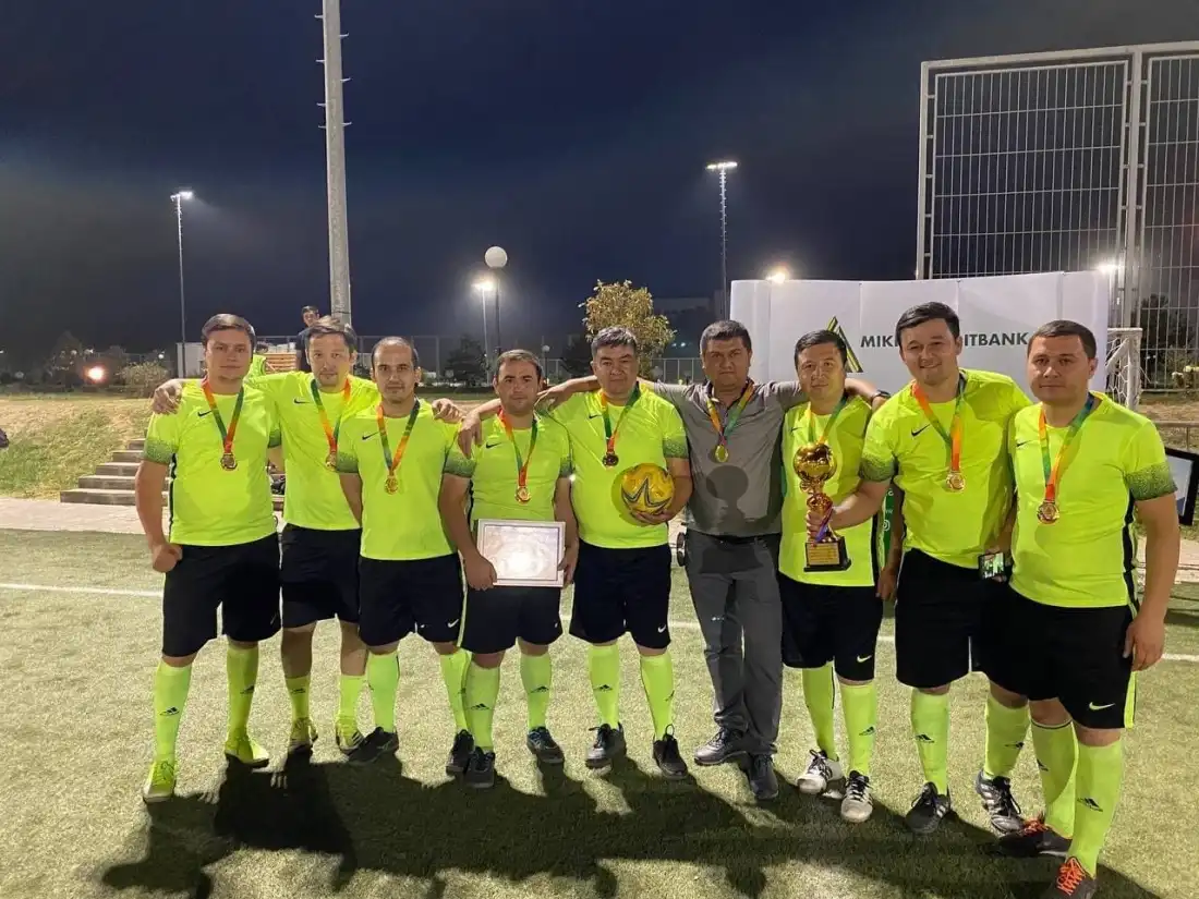 "Mikrokreditbank" АTB Bosh ofisi xodimlari oʼrtasida mini futbol boʼyicha musobaqa oʼtkazildi